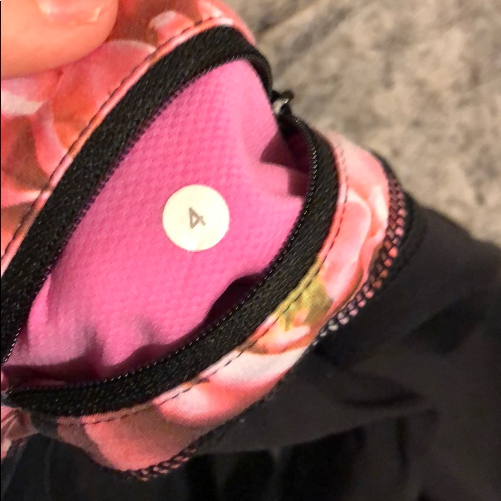 Lululemon floral crop